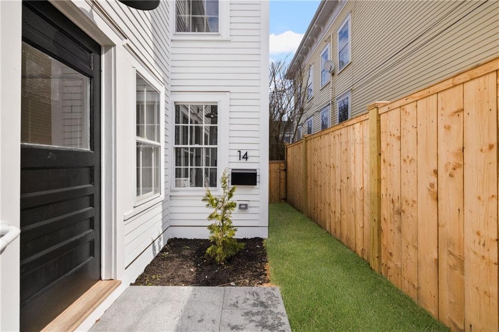 14 Sherman Street - Photo 2