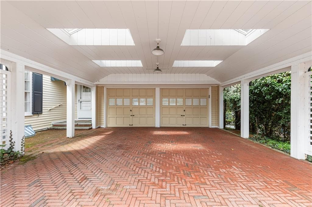 28 South Hill Drive - Photo 3