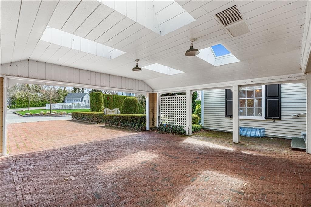 28 South Hill Drive - Photo 4