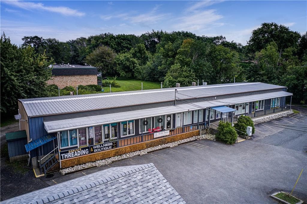 628 Metacom Avenue - Photo 3