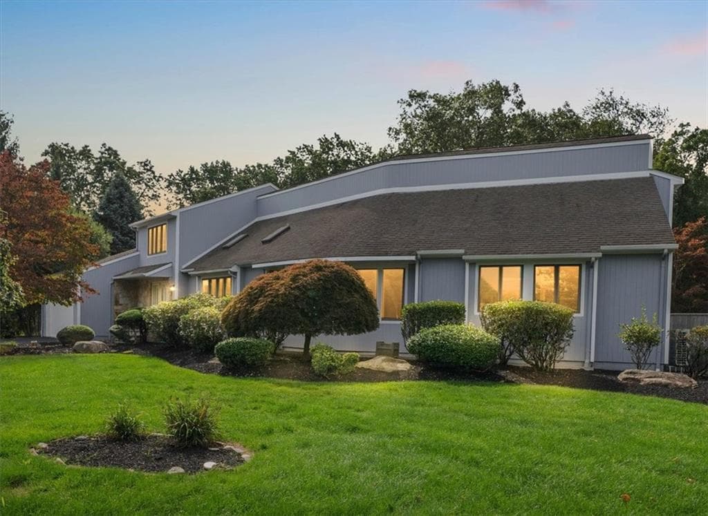 30 Dutchess Drive
