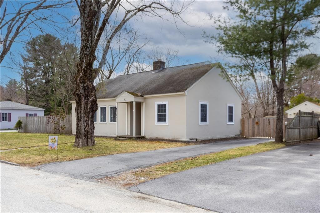 33 Maple Leaf Road - Photo 2