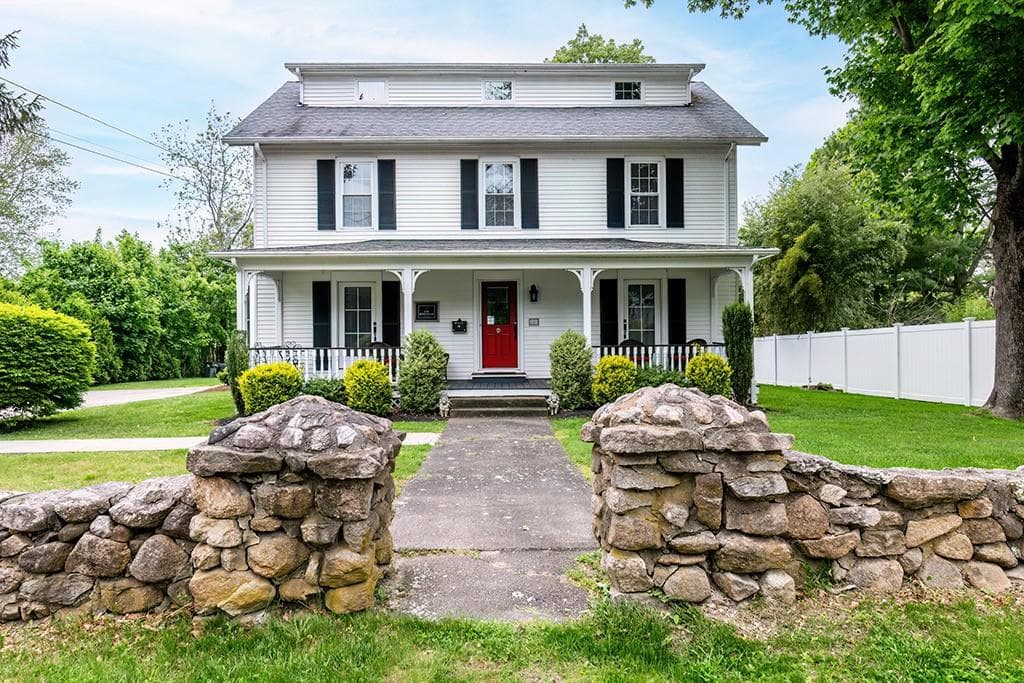 390 Woodruff Avenue - Photo 2