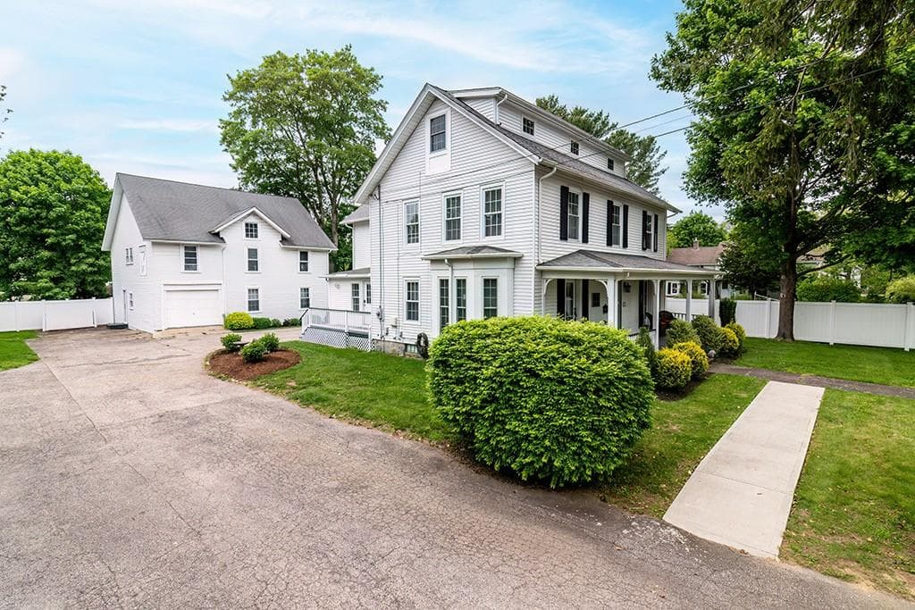 390 Woodruff Avenue - Photo 1