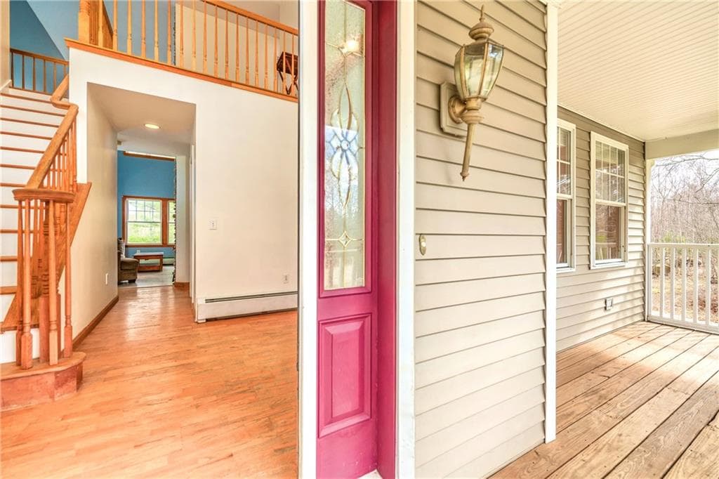 542 Spring Street - Photo 3