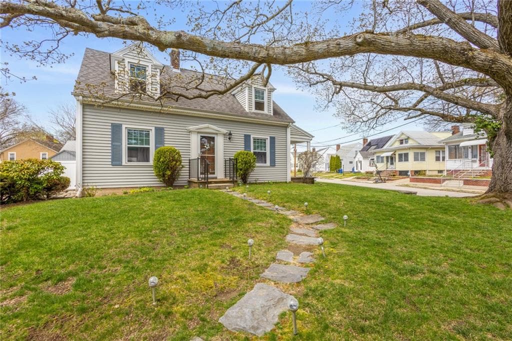 381 Auburn Street - Photo 2