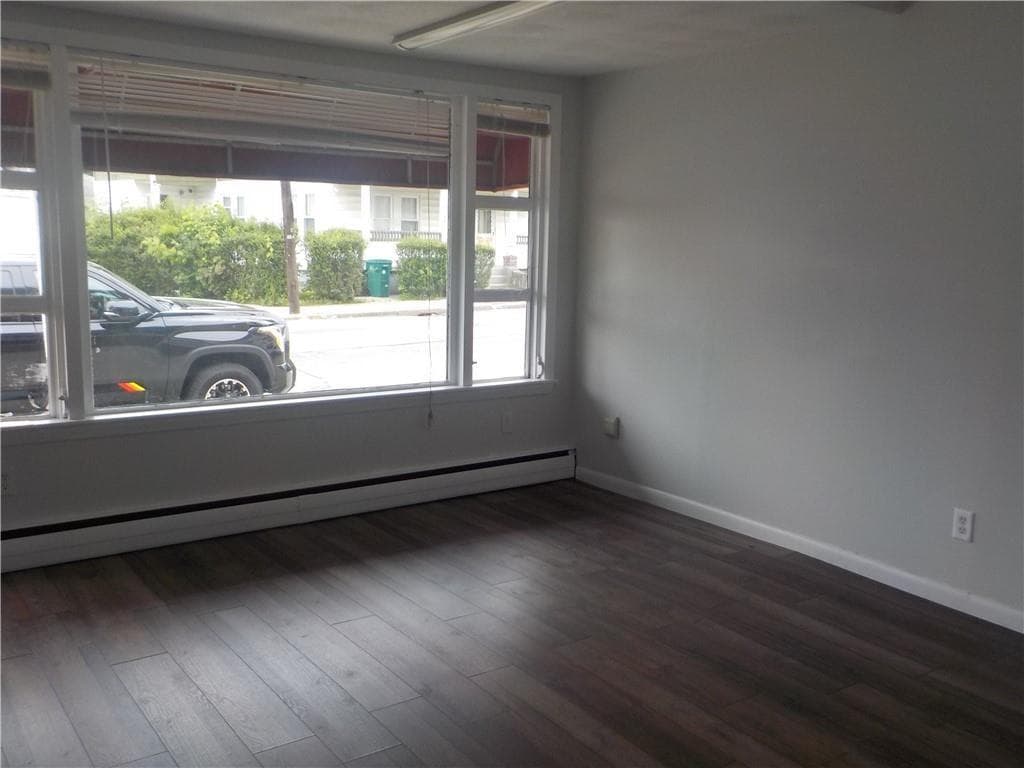 1087 Park Avenue - Photo 2