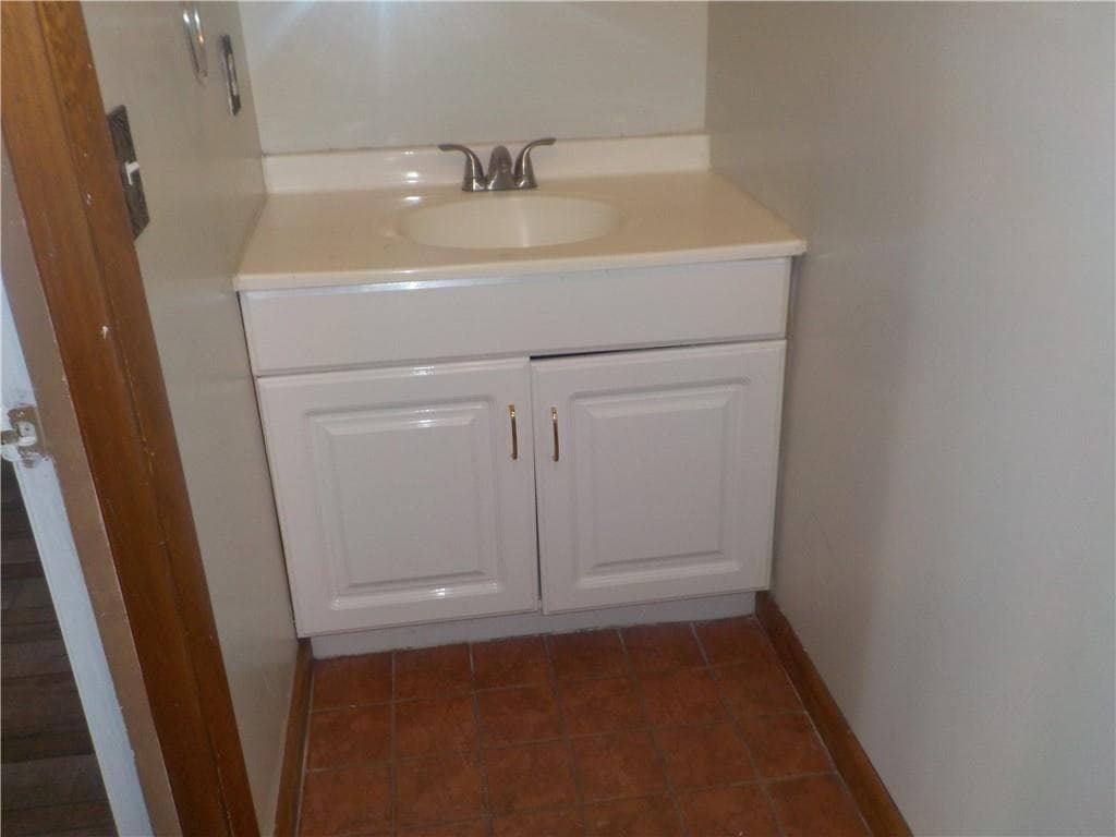 1087 Park Avenue - Photo 5