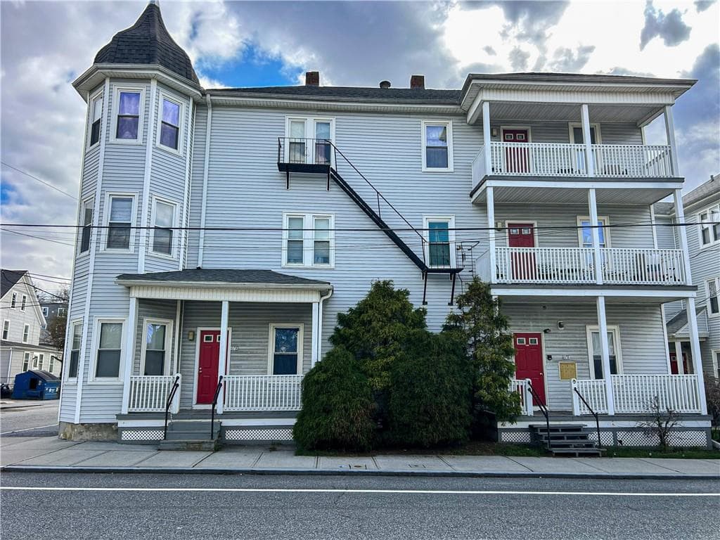 176 RAILROAD Street - Photo 4