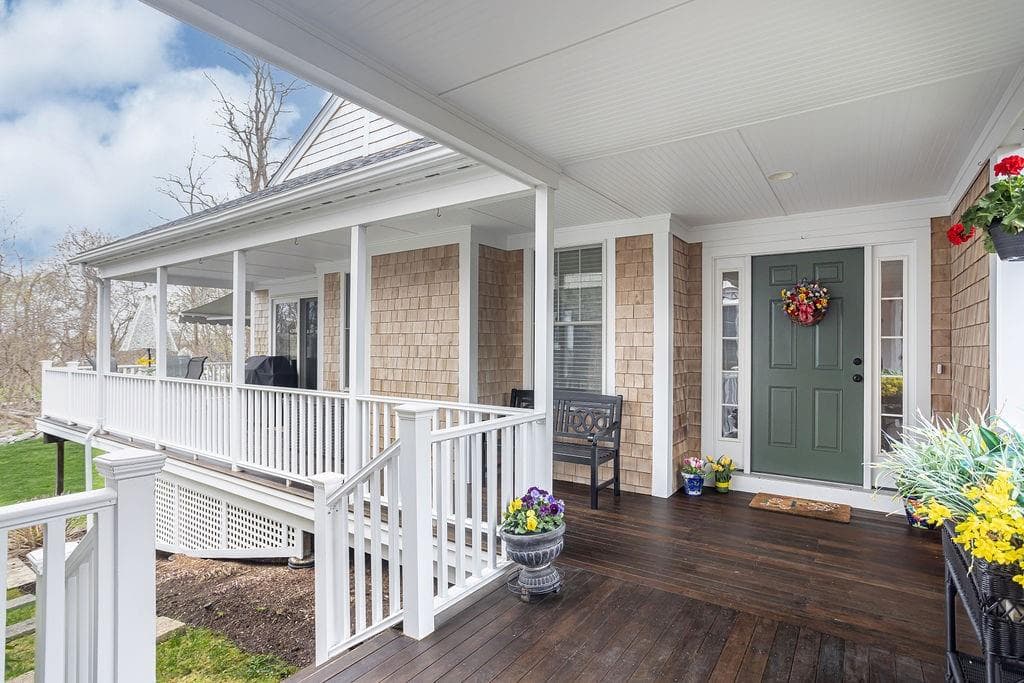 42 Ferry Landing Circle