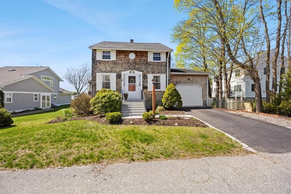 25 King Philip Avenue