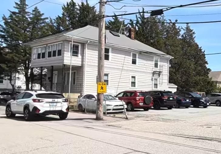 643 East Avenue - Photo 2
