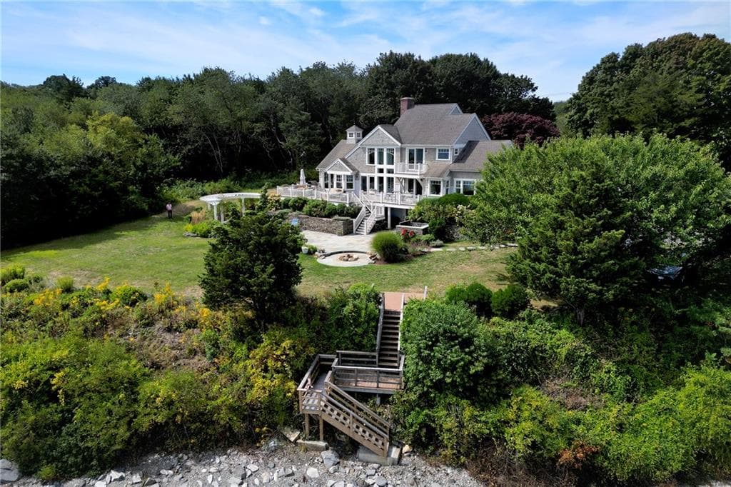 115 Beavertail Road - Photo 3