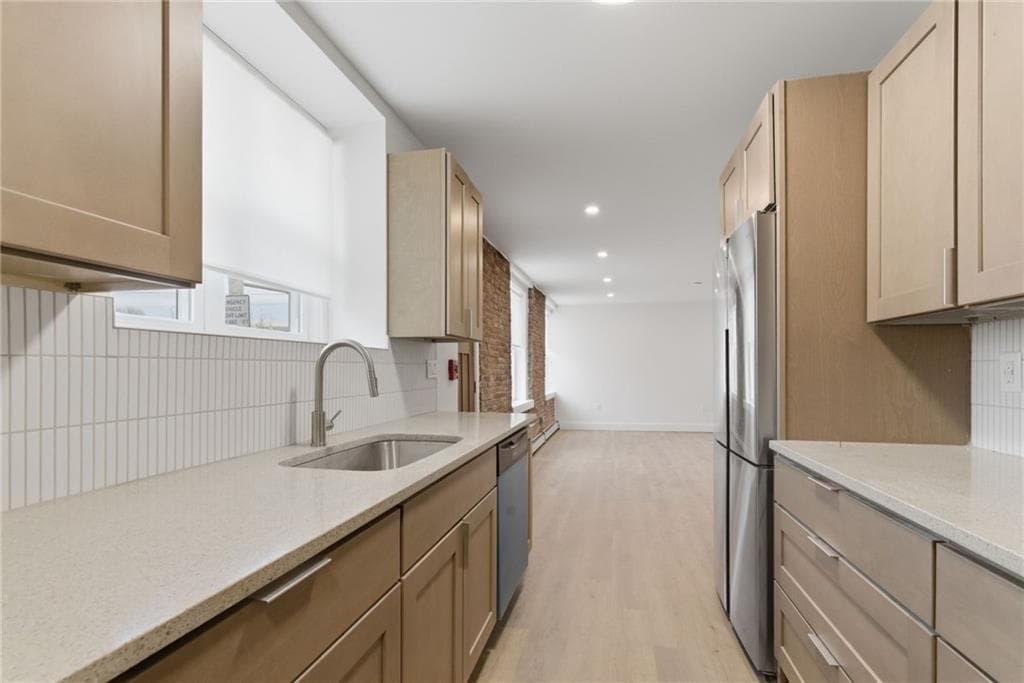 126 Sayles Street - Photo 3