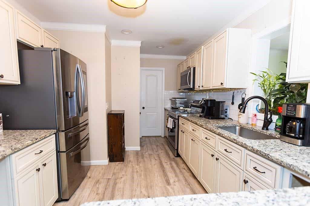 213 Hartford Pike - Photo 3