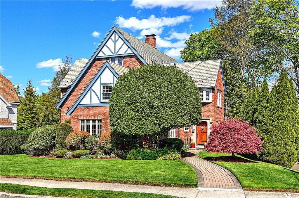 40 Dryden Avenue - Photo 1