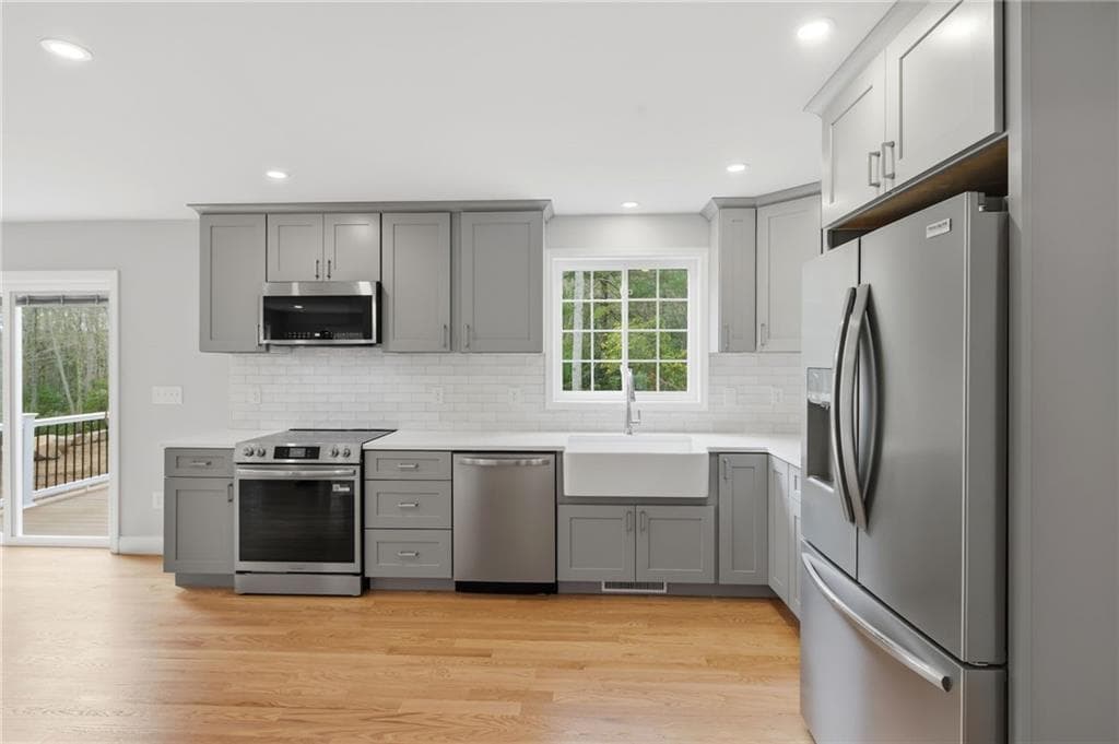 14 Elaine Drive - Photo 2
