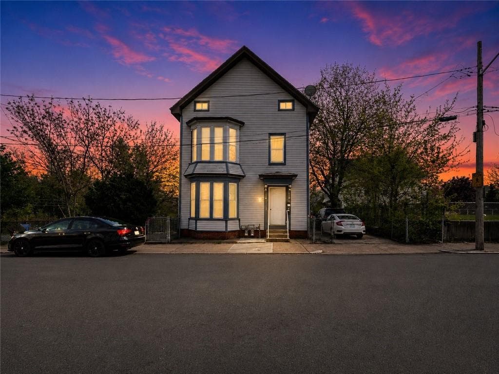 6 Bloomingdale Avenue