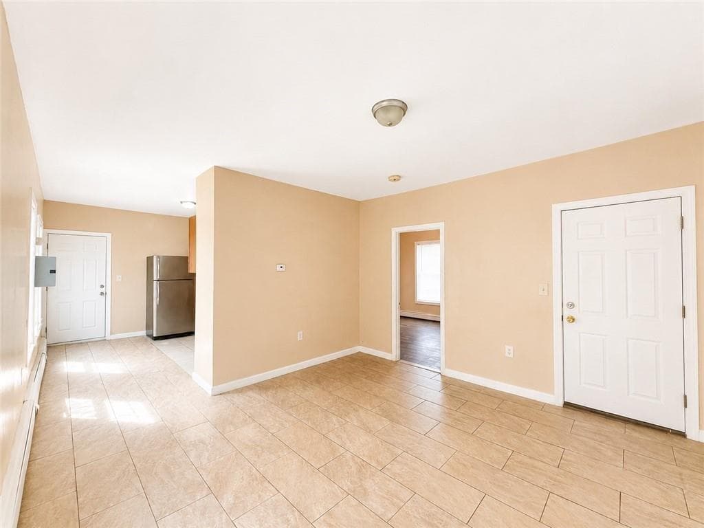 6 Bloomingdale Avenue #1 - Photo 4