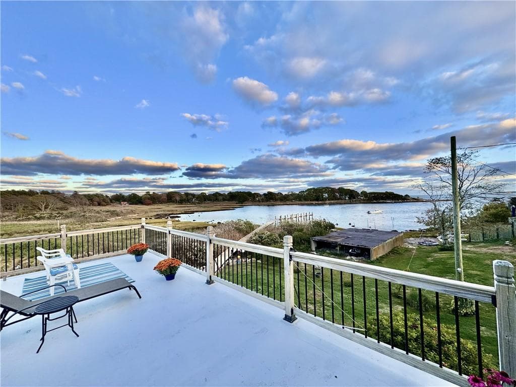 71 Wolcott Avenue - Photo 2