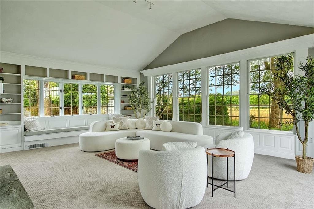 33 Meadowbrook Drive - Photo 3