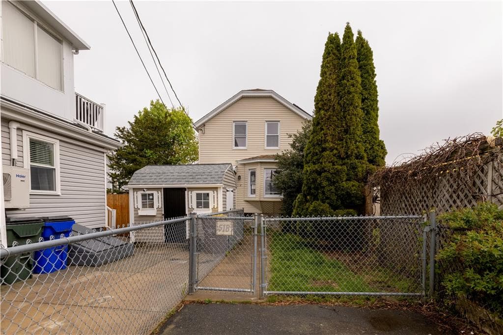 518 Snell Street