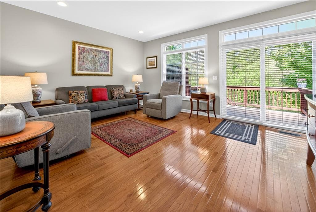 189 Hampton Way - Photo 2