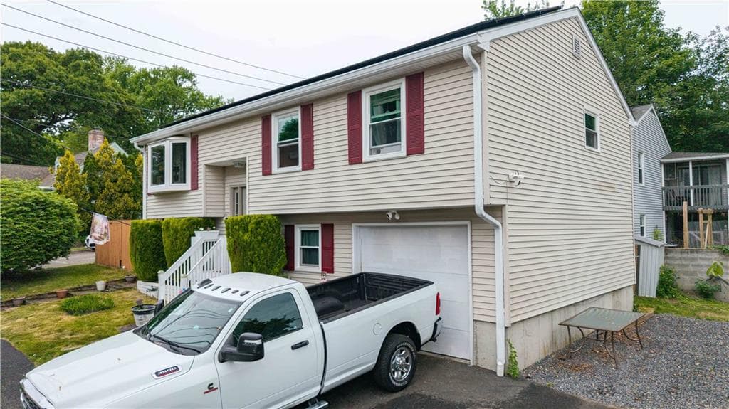 105 Lyman Street - Photo 3