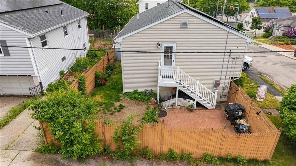 105 Lyman Street - Photo 5