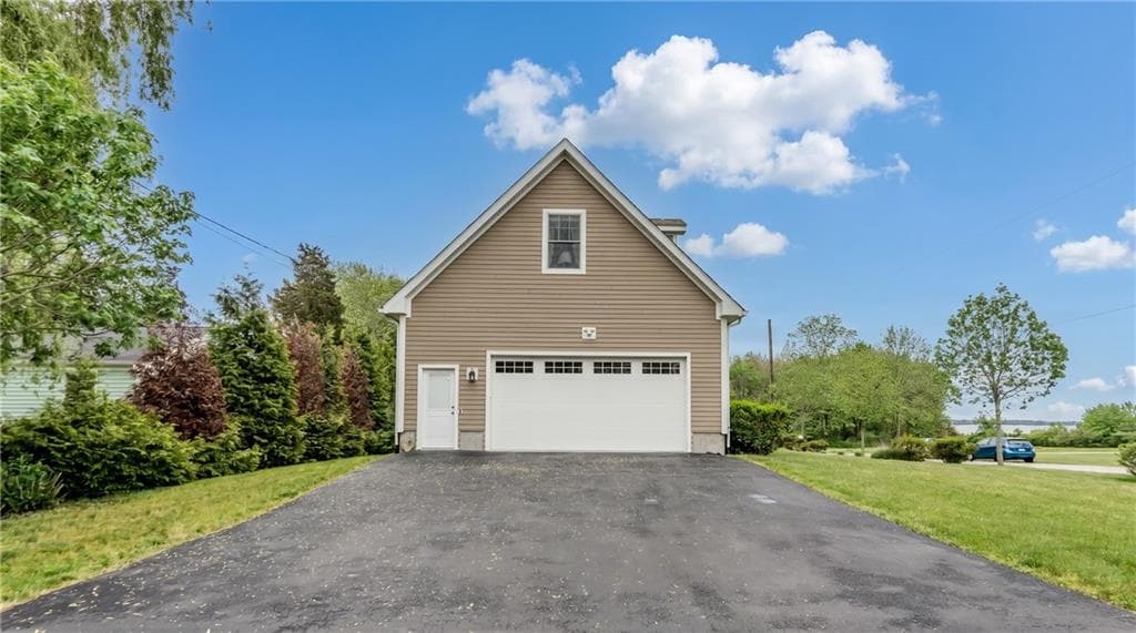 111 Middle Street - Photo 3