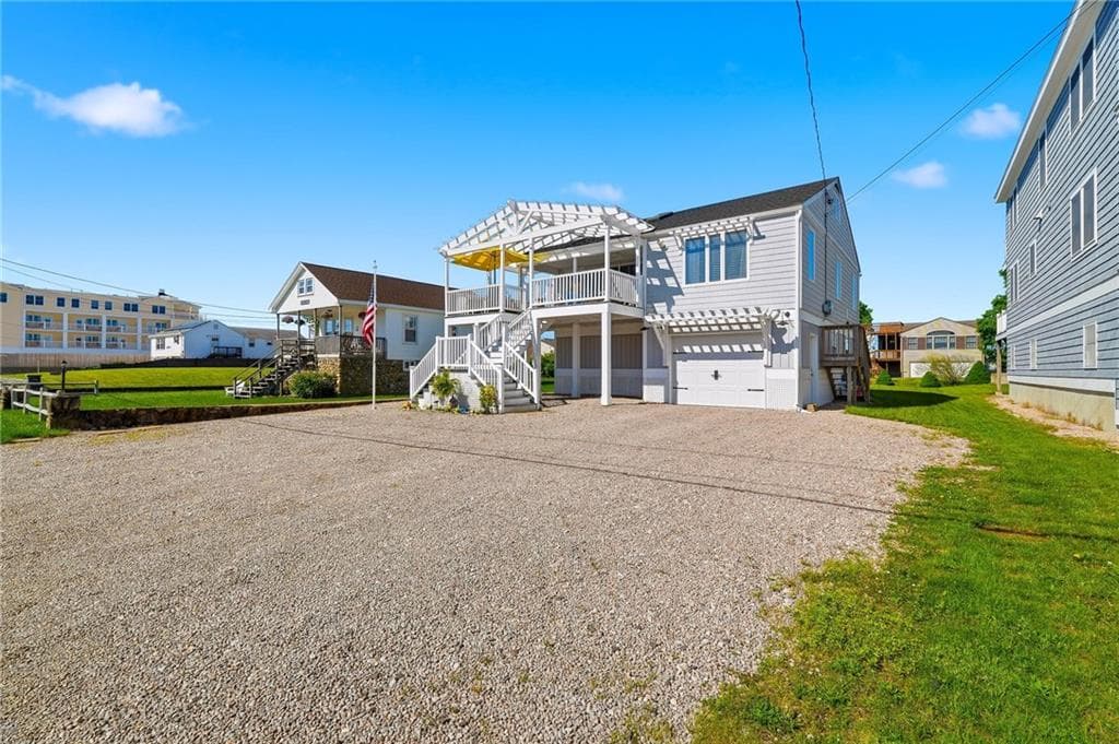 12 Montauk Avenue - Photo 2
