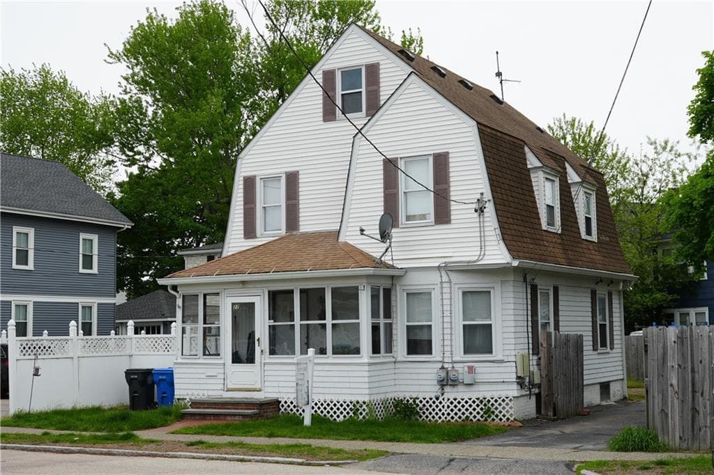 27 Cliffdale Avenue