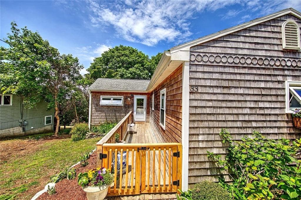 33 West Main Road - Photo 5