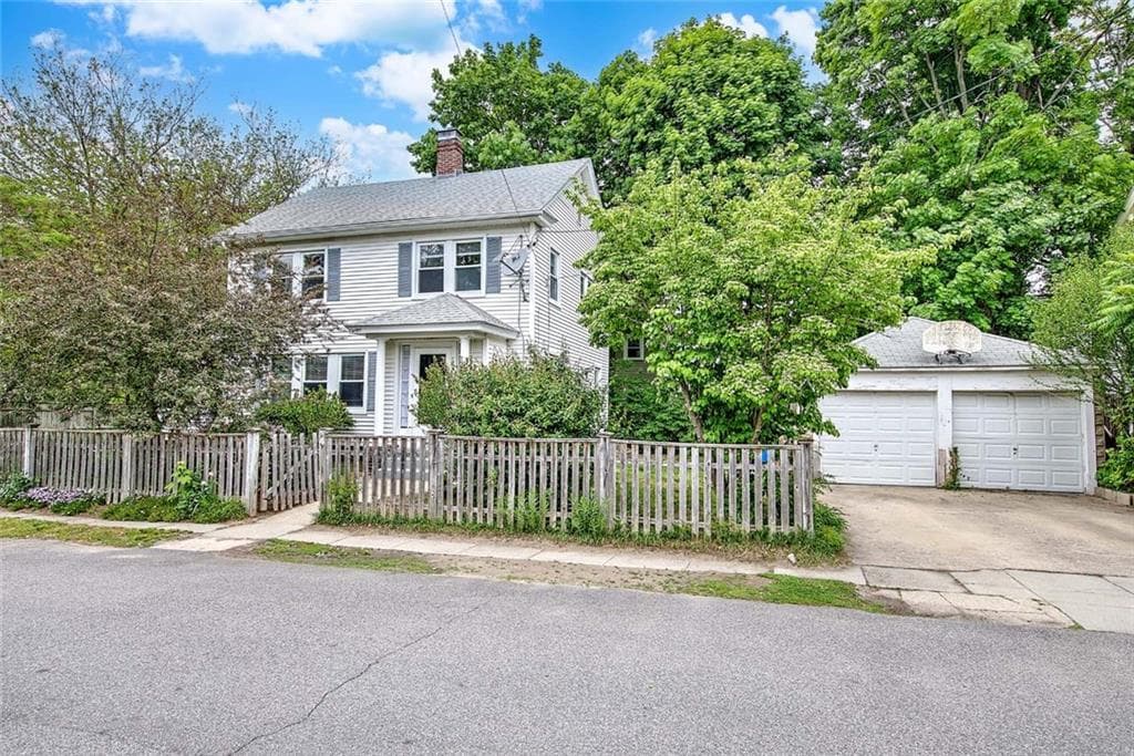 4 Talbot Manor