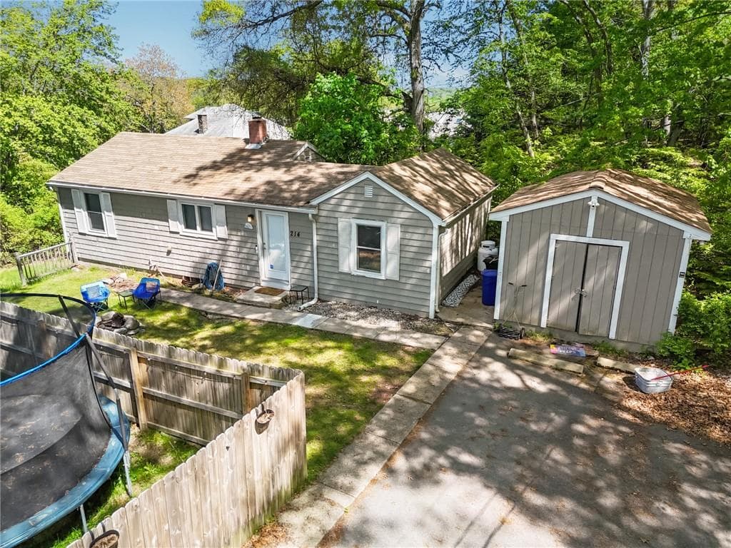 214 Putnam Pike - Photo 2