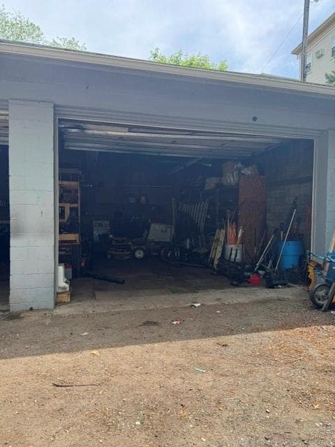 140 Northeast Street - Photo 4