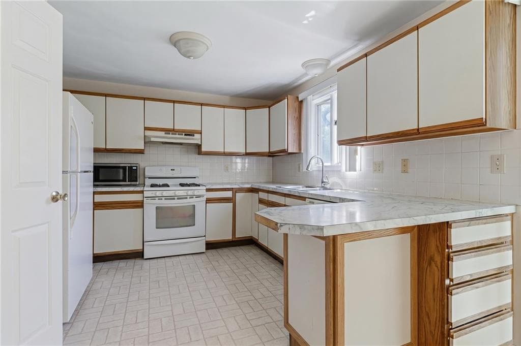 9 Tamarac Drive #D - Photo 3