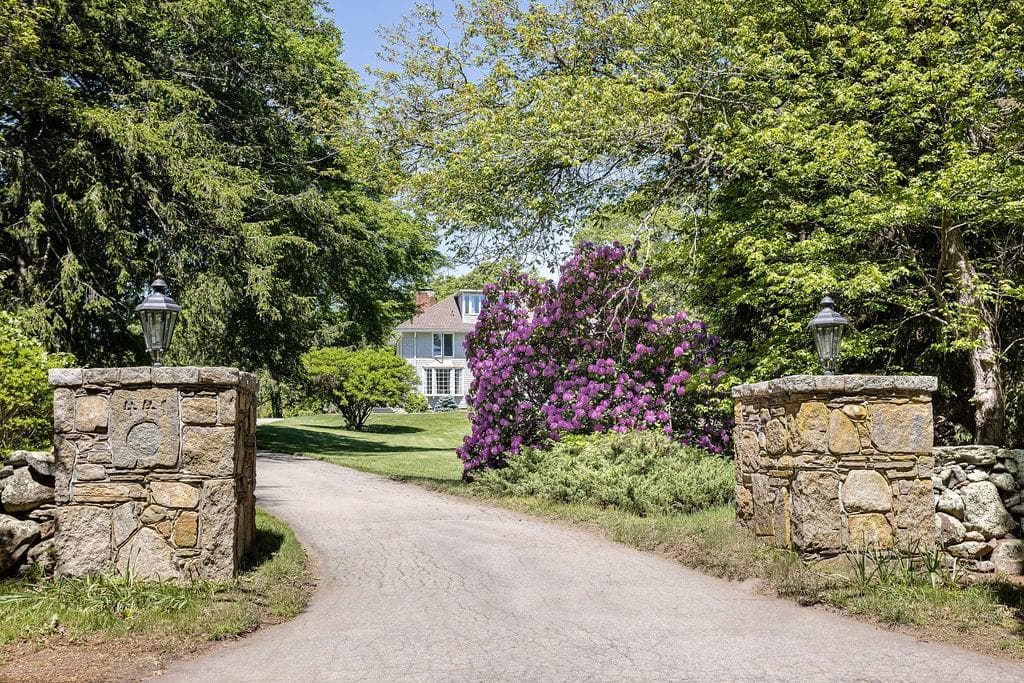 441 Post Road - Photo 2