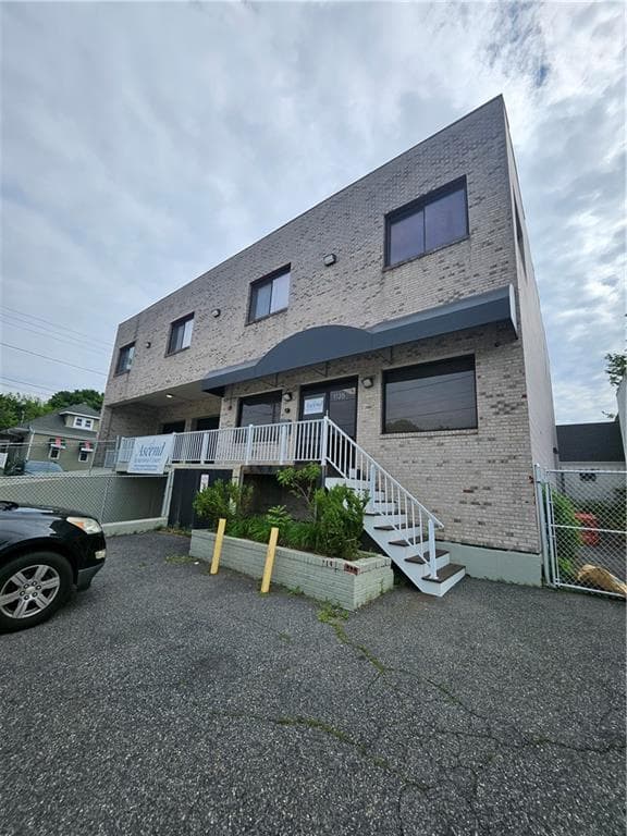1135 Charles Street