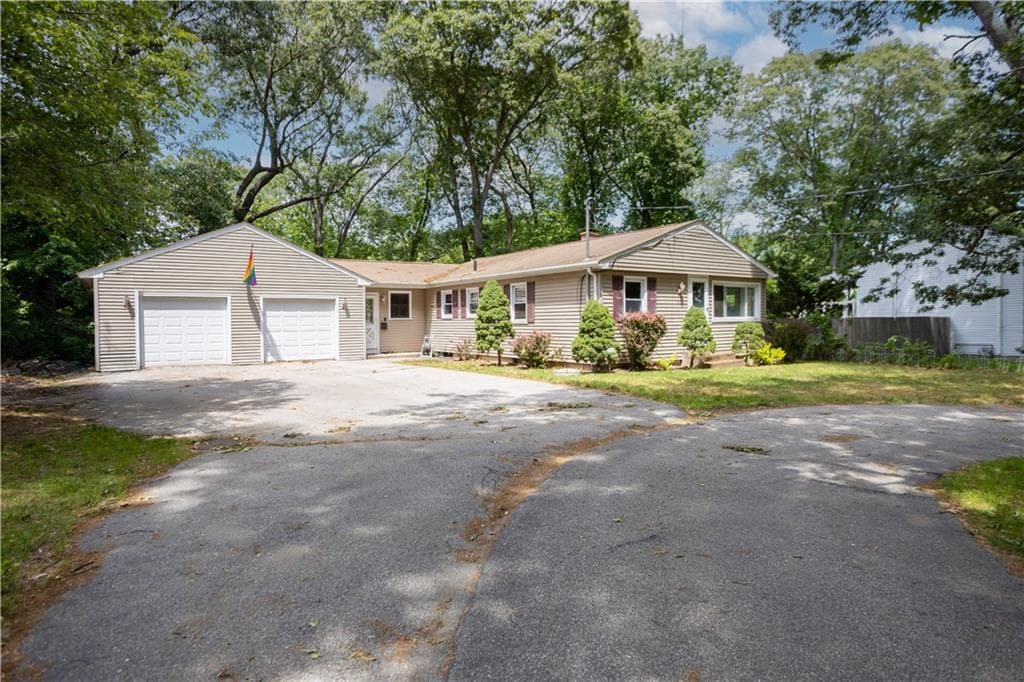 55 Marshall Avenue - Photo 2