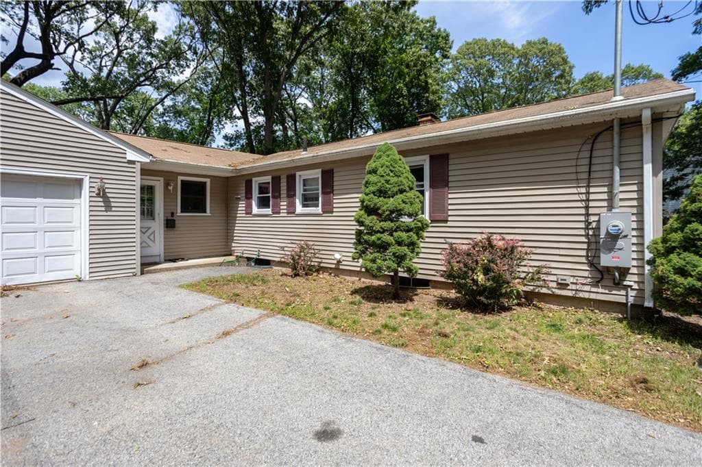 55 Marshall Avenue - Photo 3