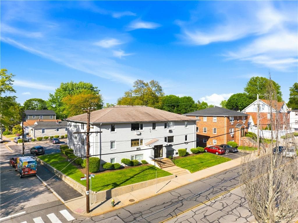 787 Admiral Street - Photo 1