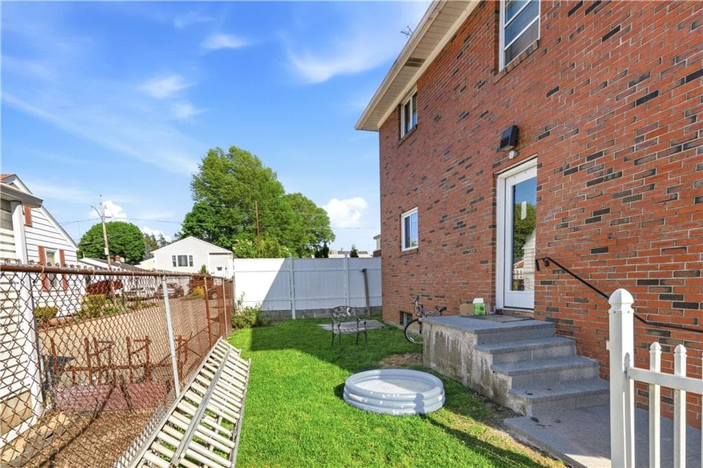787 Admiral Street - Photo 5