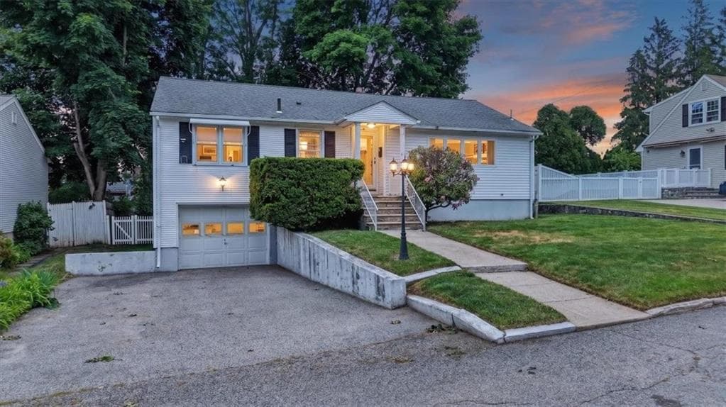 165 Salem Avenue - Photo 2