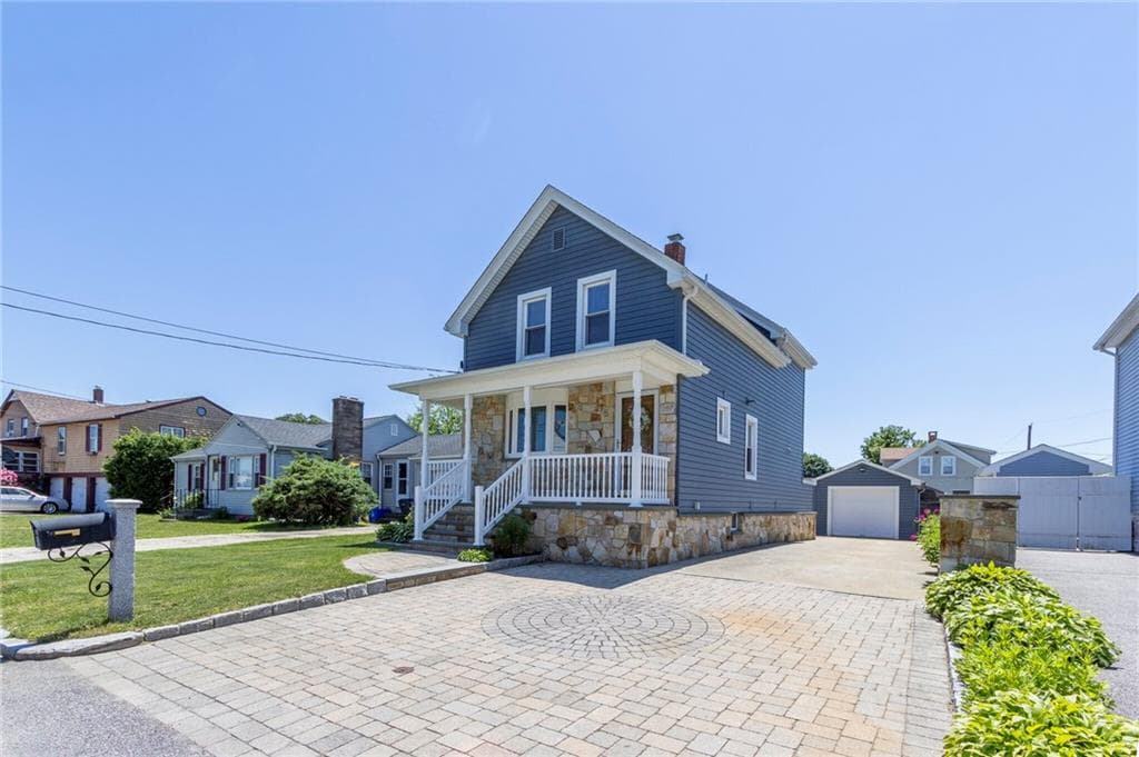 175 Leonard Avenue - Photo 2