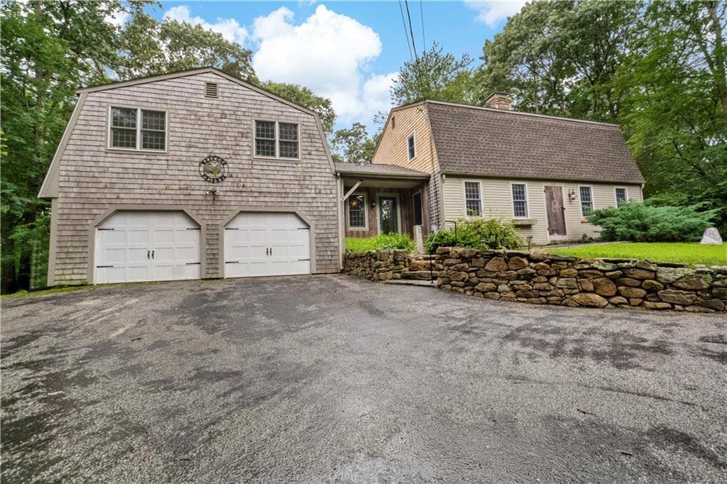 172 Estelle Drive - Photo 3