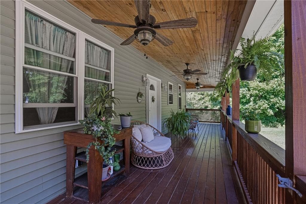 585 East Avenue - Photo 2