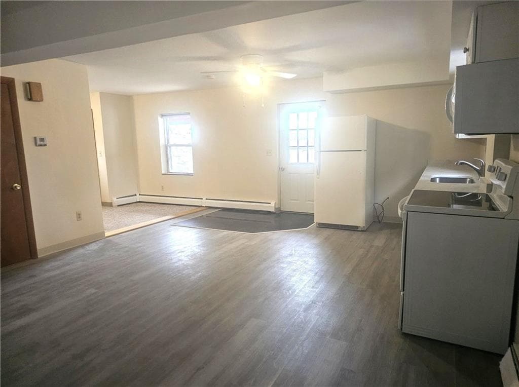 122 Jane Street #B - Photo 3