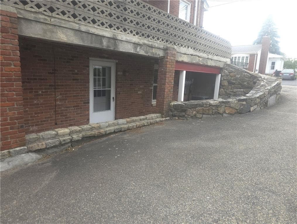 122 Jane Street #B