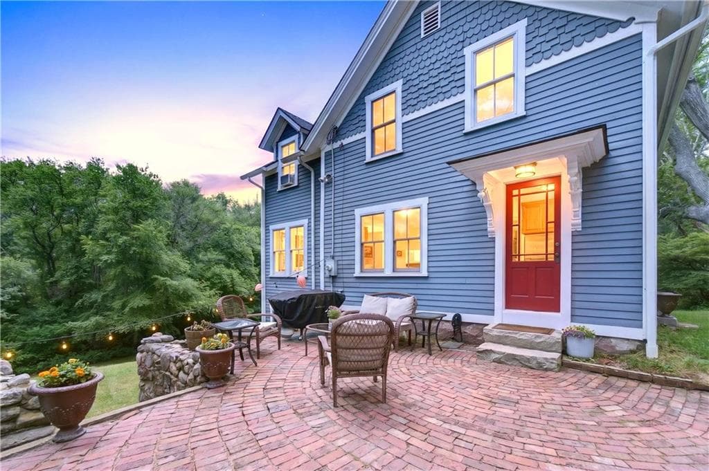 108 Oak Street - Photo 2